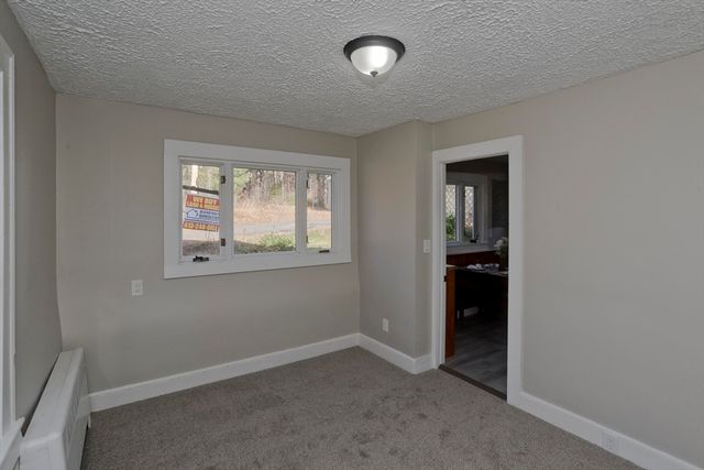 8 Summit Dr, Palmer, MA 01069