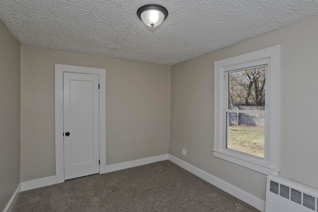 8 Summit Dr, Palmer, MA 01069