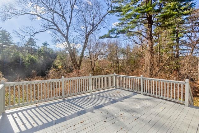 8 Summit Dr, Palmer, MA 01069