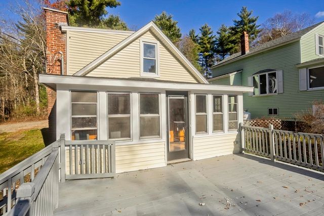 8 Summit Dr, Palmer, MA 01069