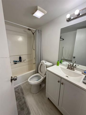 6955 NW 186th St F402, Hialeah, FL 33015