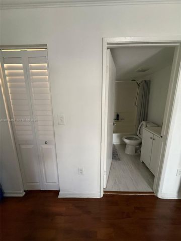 6955 NW 186th St F402, Hialeah, FL 33015