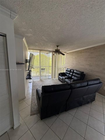 6955 NW 186th St F402, Hialeah, FL 33015