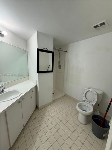 6955 NW 186th St F402, Hialeah, FL 33015