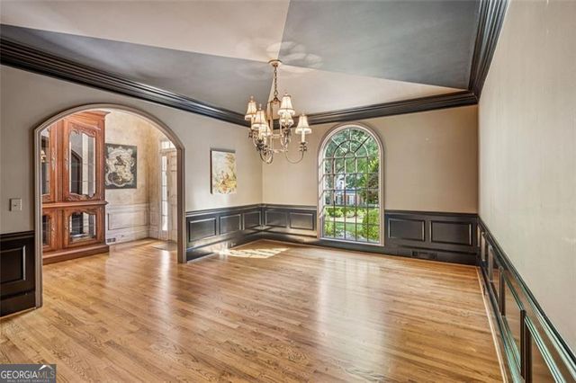 5318 Brooke Farm Drive, Dunwoody, GA 30338