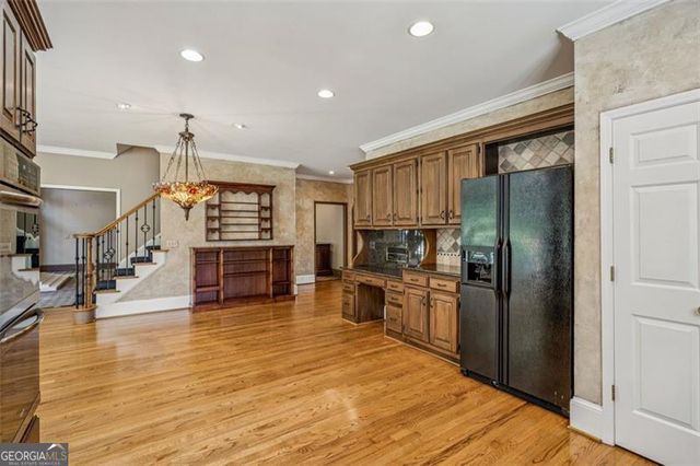 5318 Brooke Farm Drive, Dunwoody, GA 30338