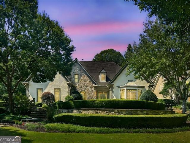 5318 Brooke Farm Drive, Dunwoody, GA 30338