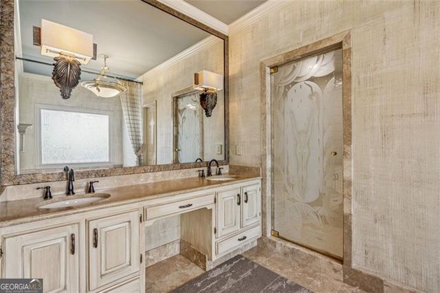 5318 Brooke Farm Drive, Dunwoody, GA 30338