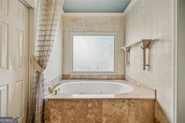 5318 Brooke Farm Drive, Dunwoody, GA 30338