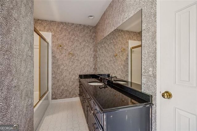 5318 Brooke Farm Drive, Dunwoody, GA 30338