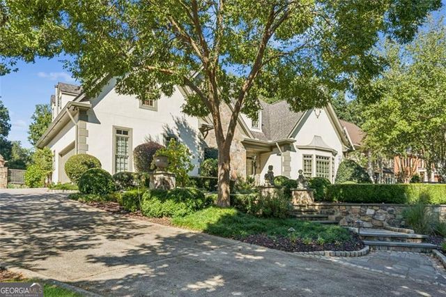 5318 Brooke Farm Drive, Dunwoody, GA 30338