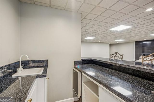 5318 Brooke Farm Drive, Dunwoody, GA 30338