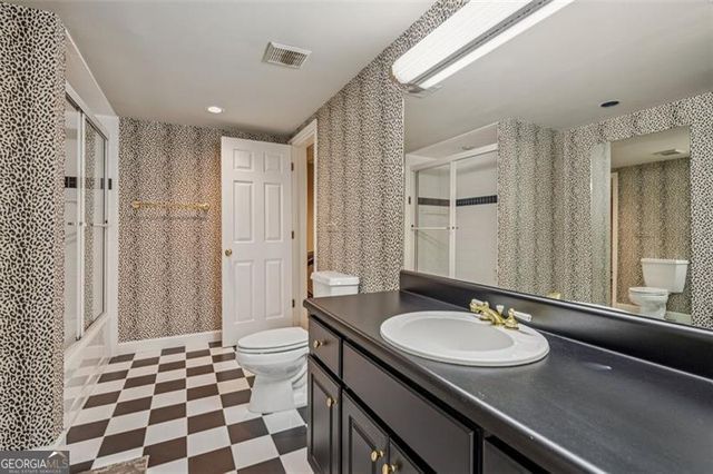 5318 Brooke Farm Drive, Dunwoody, GA 30338