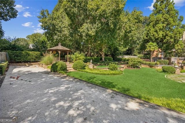 5318 Brooke Farm Drive, Dunwoody, GA 30338