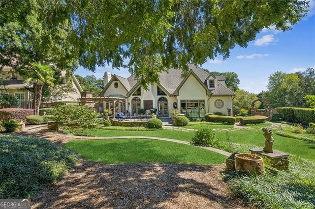 5318 Brooke Farm Drive, Dunwoody, GA 30338