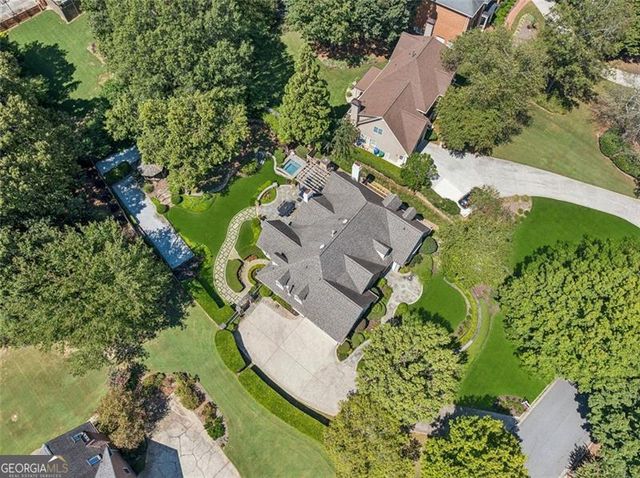 5318 Brooke Farm Drive, Dunwoody, GA 30338