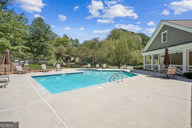 5318 Brooke Farm Drive, Dunwoody, GA 30338