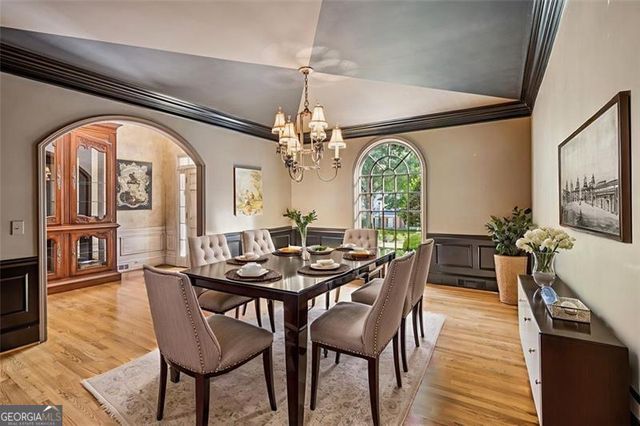 5318 Brooke Farm Drive, Dunwoody, GA 30338