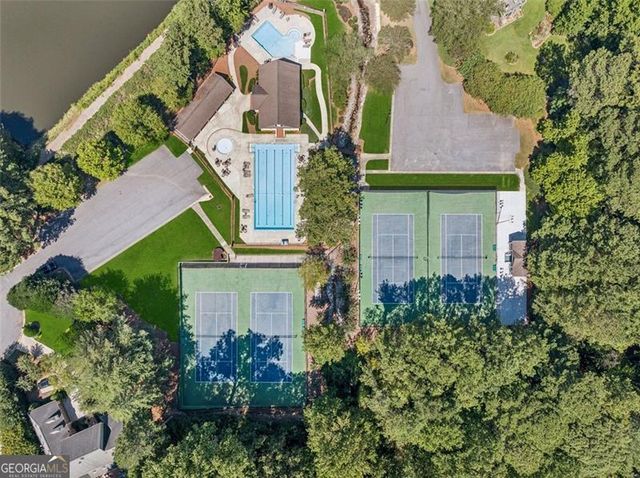 5318 Brooke Farm Drive, Dunwoody, GA 30338