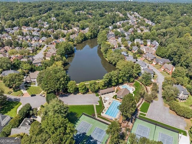 5318 Brooke Farm Drive, Dunwoody, GA 30338