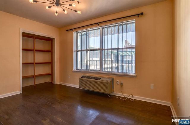 54 Polk P3, Newark, NJ 07105