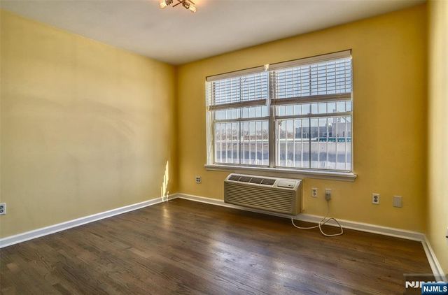 54 Polk P3, Newark, NJ 07105