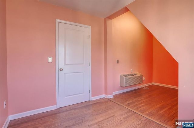 54 Polk P3, Newark, NJ 07105