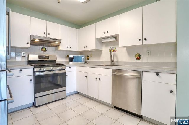 54 Polk P3, Newark, NJ 07105