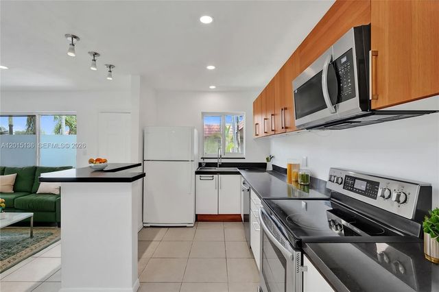 3050 NE 5th Ter 13, Wilton Manors, FL 33334
