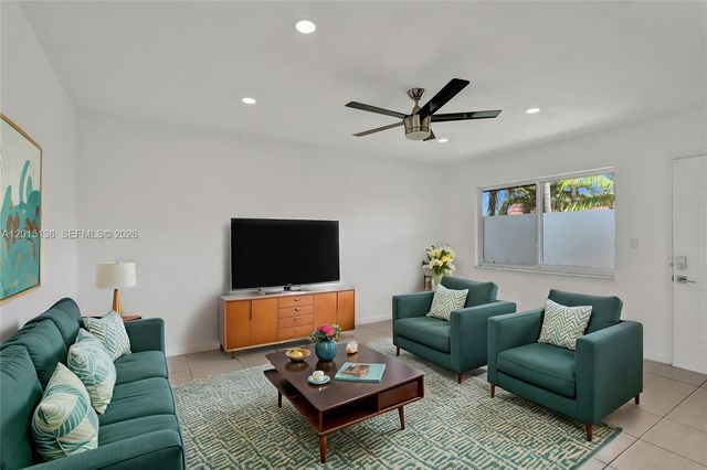 3050 NE 5th Ter 13, Wilton Manors, FL 33334
