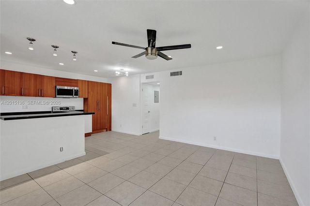 3050 NE 5th Ter 13, Wilton Manors, FL 33334