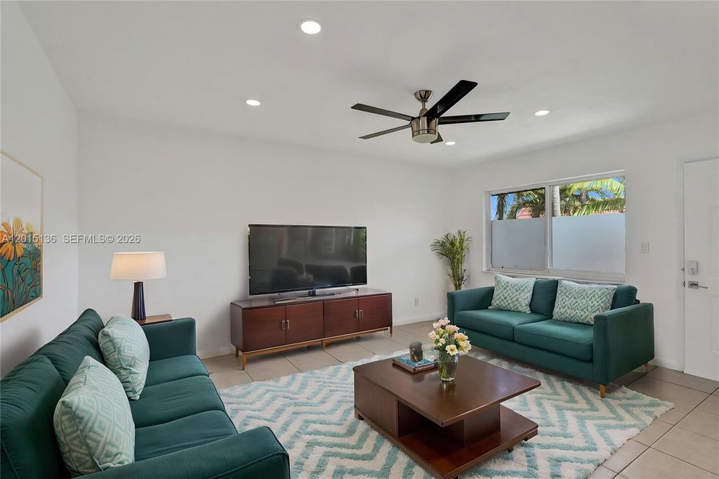 3050 NE 5th Ter 13, Wilton Manors, FL 33334