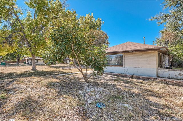 2855 N Harrison Street, Denver, CO 80205