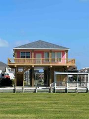 1131 Chapman Point, Crystal Beach, TX 77650