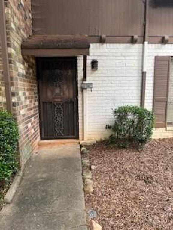 668 Garden Walk Drive, Stone Mountain, GA 30083