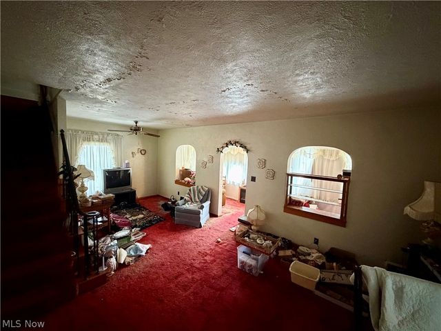 47085 Oak Street, New Waterford, OH 44445