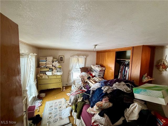 47085 Oak Street, New Waterford, OH 44445