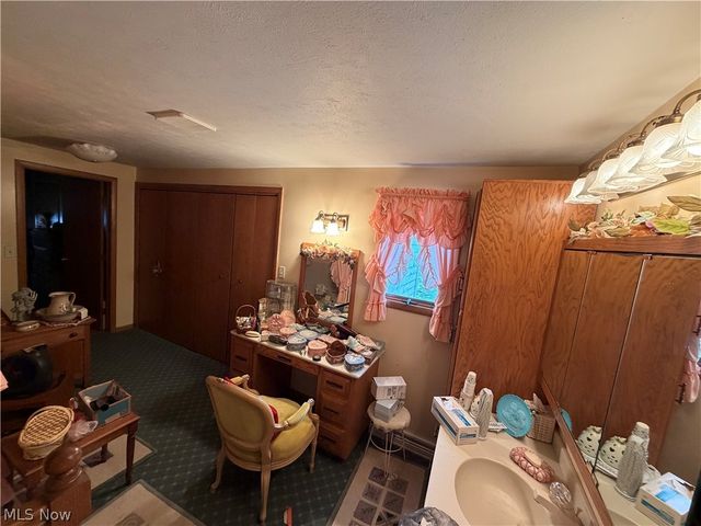 47085 Oak Street, New Waterford, OH 44445