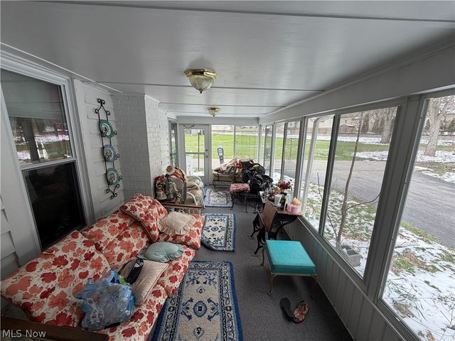 47085 Oak Street, New Waterford, OH 44445