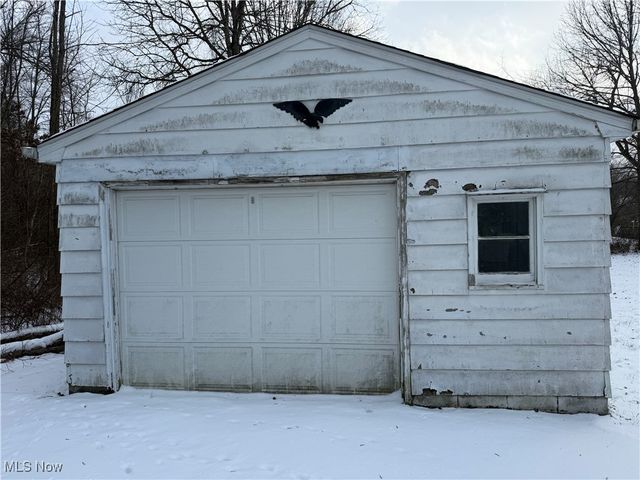 47085 Oak Street, New Waterford, OH 44445