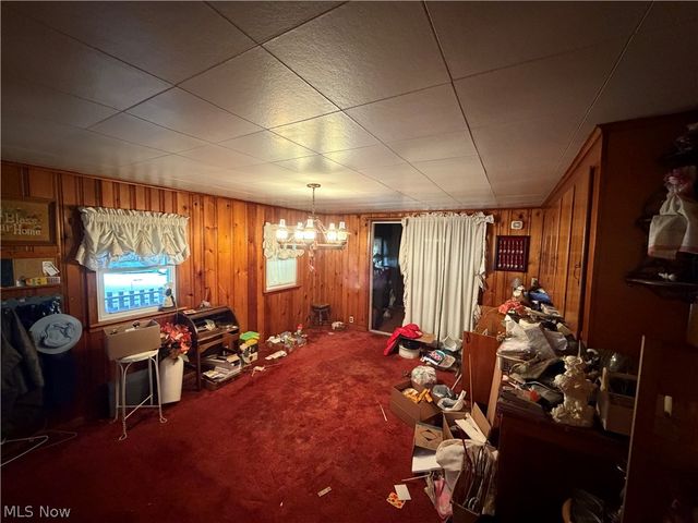 47085 Oak Street, New Waterford, OH 44445