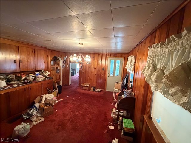 47085 Oak Street, New Waterford, OH 44445