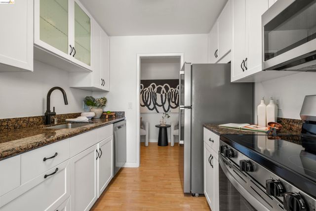 8 Admiral Dr A229, Emeryville, CA 94608