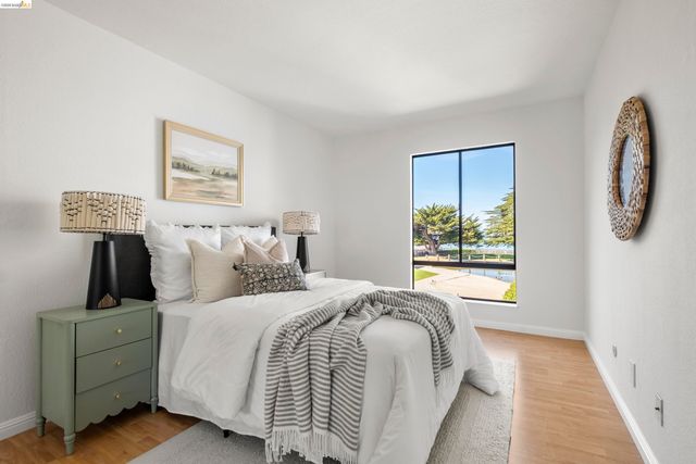 8 Admiral Dr A229, Emeryville, CA 94608