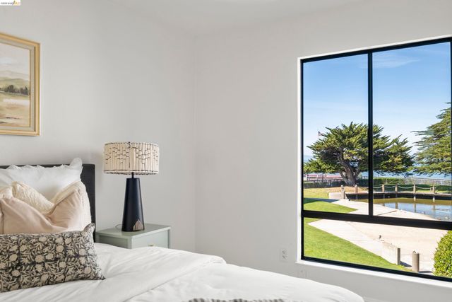 8 Admiral Dr A229, Emeryville, CA 94608