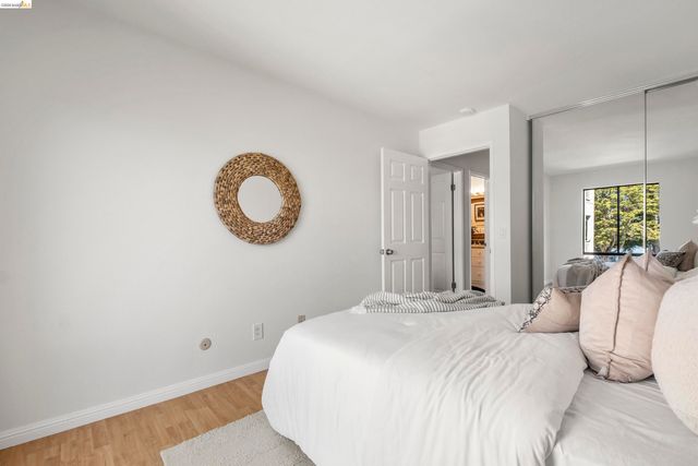 8 Admiral Dr A229, Emeryville, CA 94608