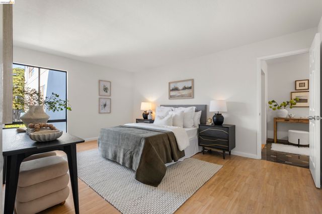 8 Admiral Dr A229, Emeryville, CA 94608