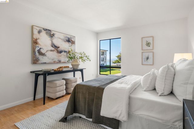 8 Admiral Dr A229, Emeryville, CA 94608