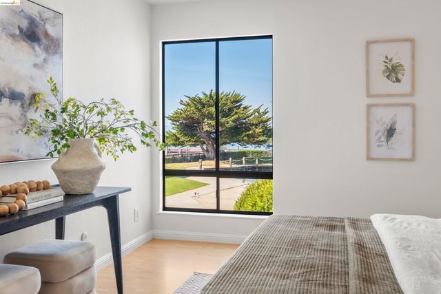 8 Admiral Dr A229, Emeryville, CA 94608