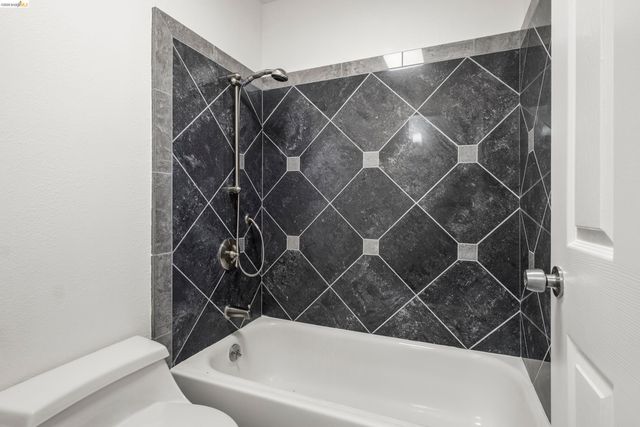 8 Admiral Dr A229, Emeryville, CA 94608